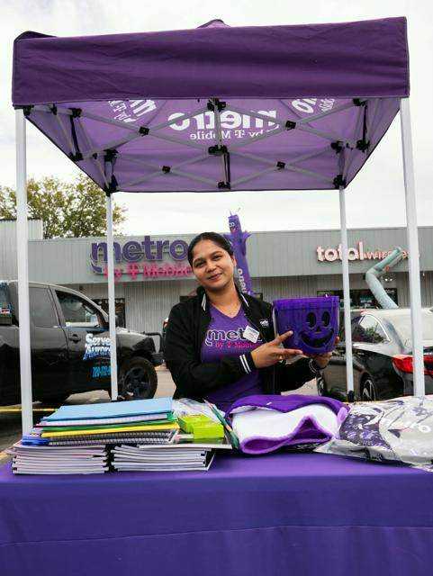 metro tmobile booth